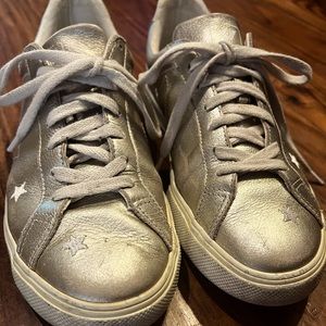 Well/loved ladies’ size 9 Madewell Vejas still have miles to go… in style!